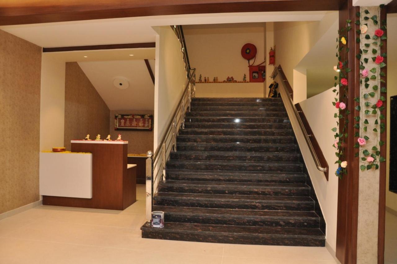 Hotel Ashok Palace Karur  Ngoại thất bức ảnh