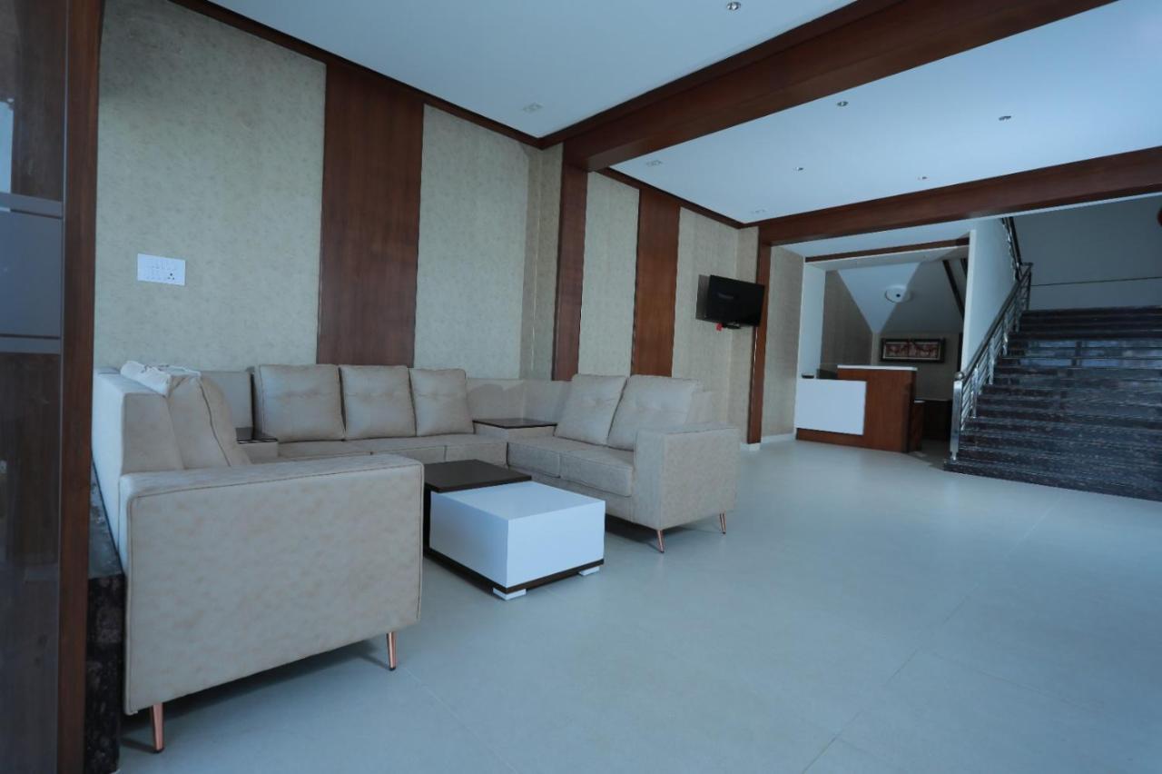 Hotel Ashok Palace Karur  Ngoại thất bức ảnh