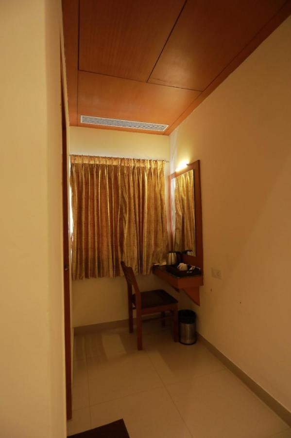 Hotel Ashok Palace Karur  Ngoại thất bức ảnh